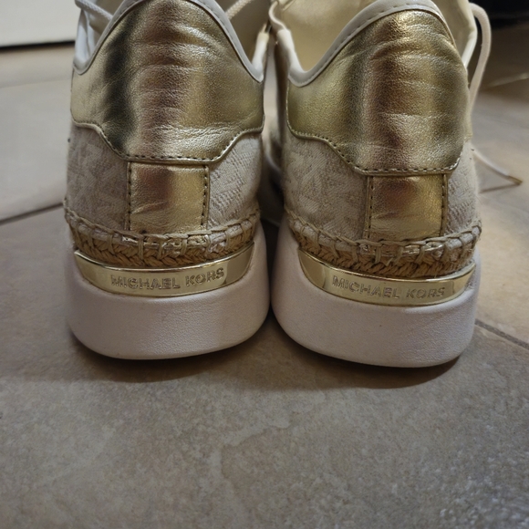 MICHAEL KORS Finch Sneaker Womens 9 Beige Gold Lace Up Wedge Shoe - Picture 4 of 6